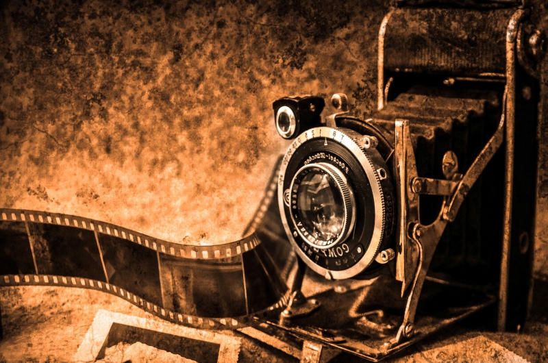 photographe-MAZAUGUES-min_light-wood-night-camera-photography-vintage-1245236-pxhere.com